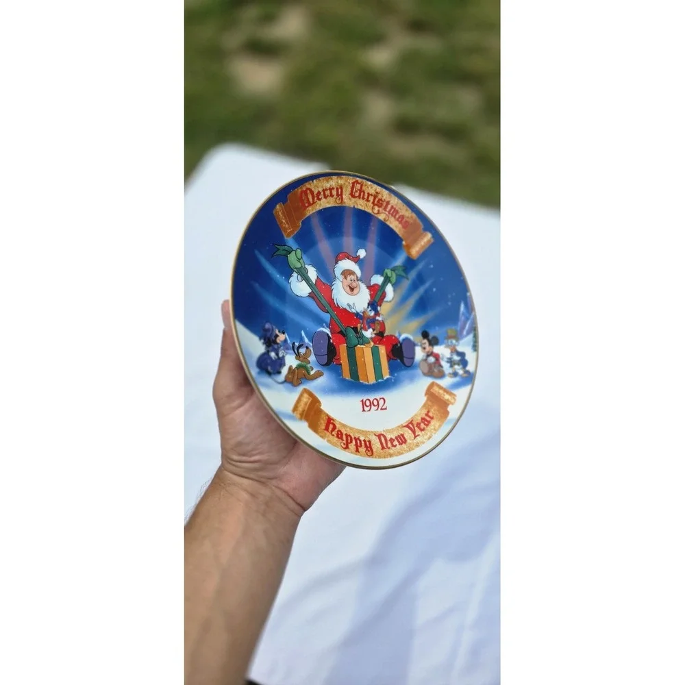 1992 Disney Merry Christmas Happy New Year Mickey Donald Plate Disneyland World